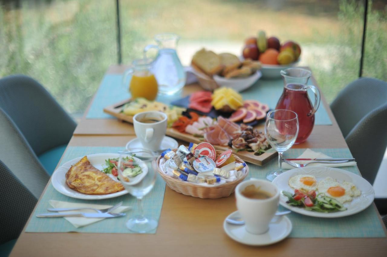 Hotel Antica-Seafront Hotel With Comfortable Rooms And Pool Stari Grad  Zewnętrze zdjęcie