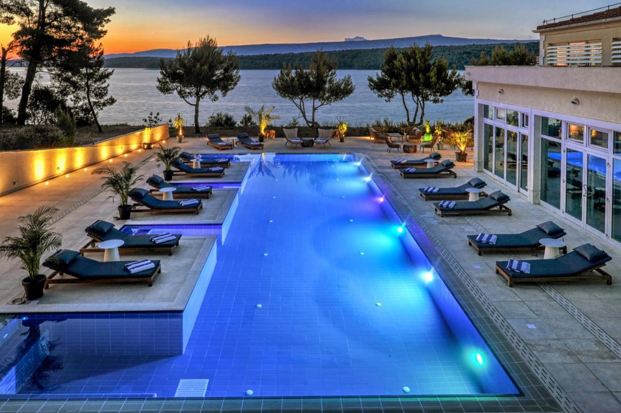 Hotel Antica-Seafront Hotel With Comfortable Rooms And Pool Stari Grad  Zewnętrze zdjęcie
