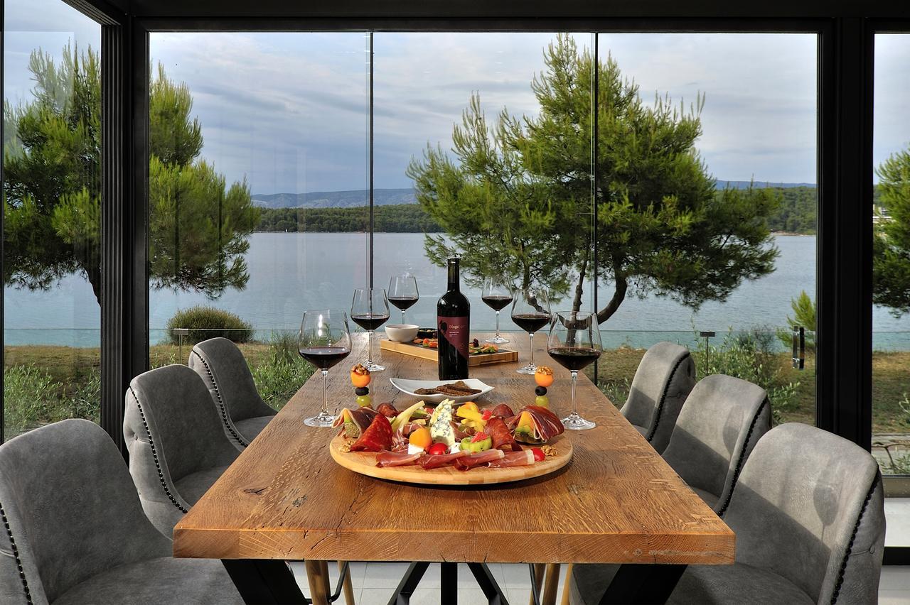 Hotel Antica-Seafront Hotel With Comfortable Rooms And Pool Stari Grad  Zewnętrze zdjęcie