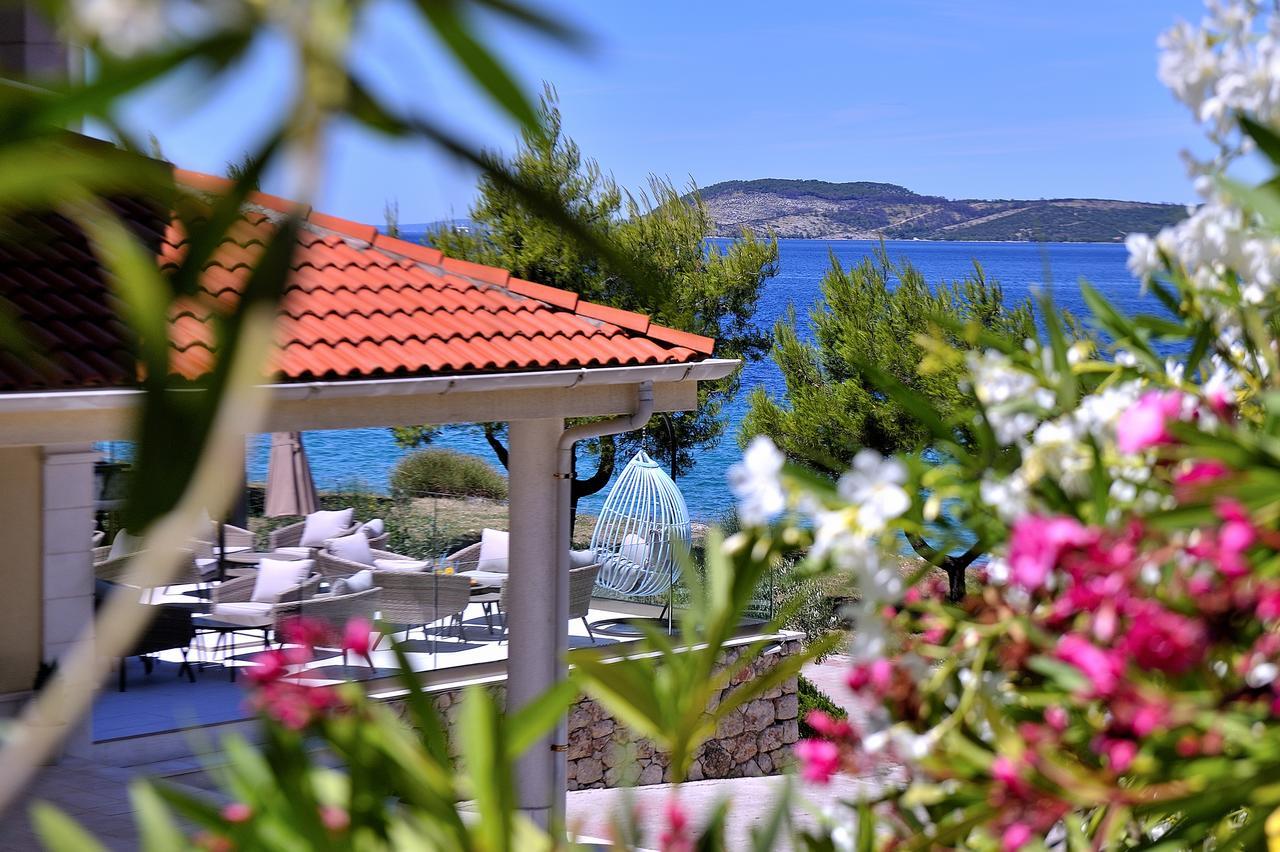 Hotel Antica-Seafront Hotel With Comfortable Rooms And Pool Stari Grad  Zewnętrze zdjęcie