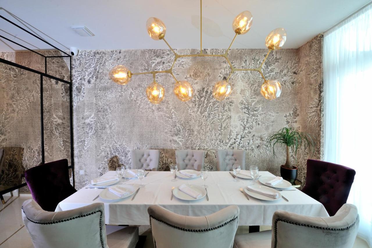 Hotel Antica-Seafront Hotel With Comfortable Rooms And Pool Stari Grad  Zewnętrze zdjęcie